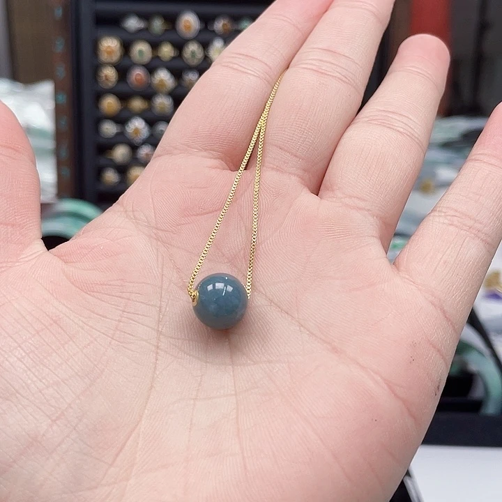 翡翠手镯未镶嵌翡翠