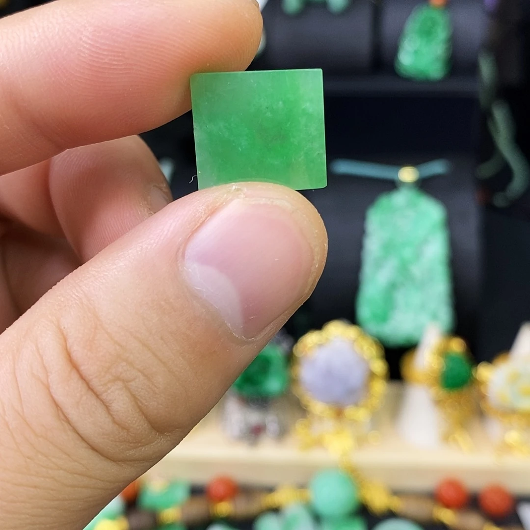 颈饰未镶嵌翡翠吊坠