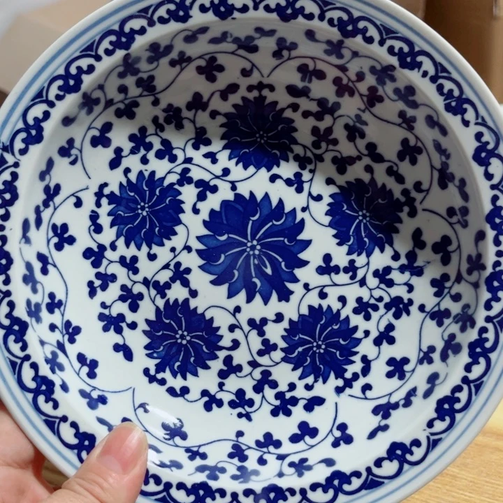 青花玲珑8寸复边盘缠枝莲