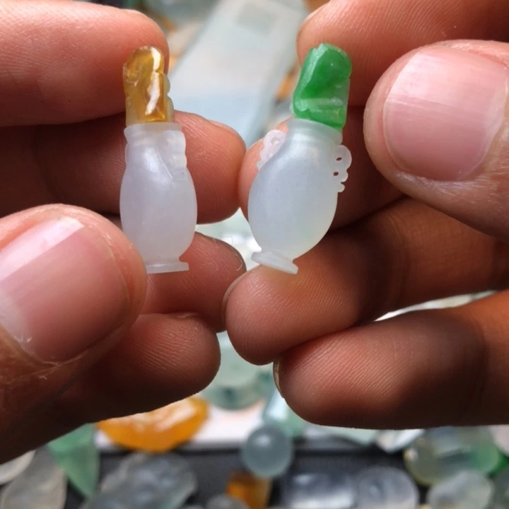 定制翡翠未镶嵌挂件