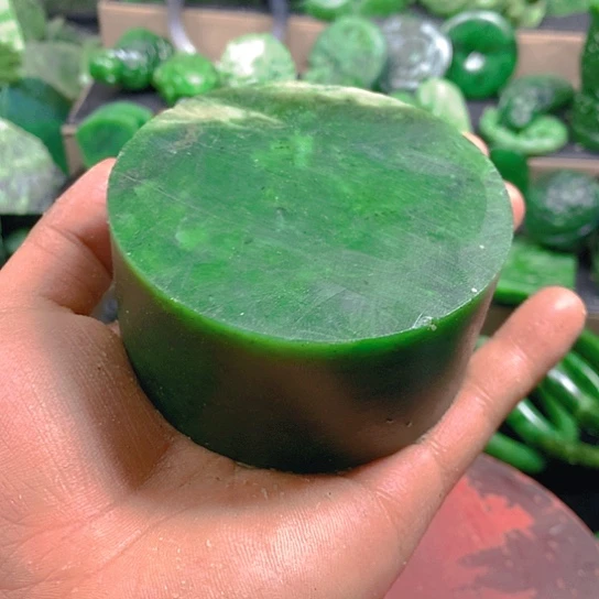 和田玉（碧玉）未镶嵌珠宝半成品杰*