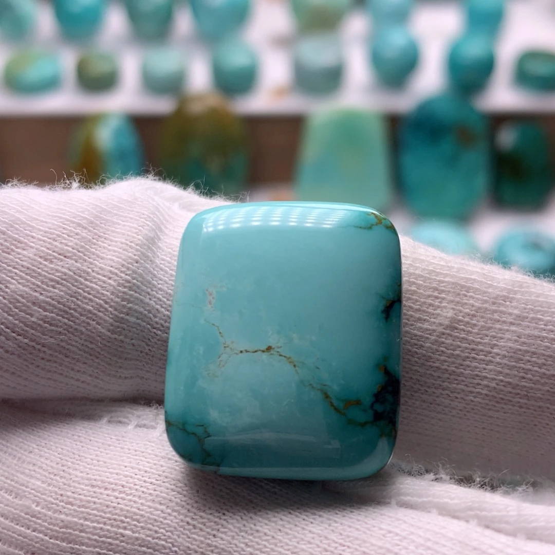 绿松石未镶嵌珠宝奇石