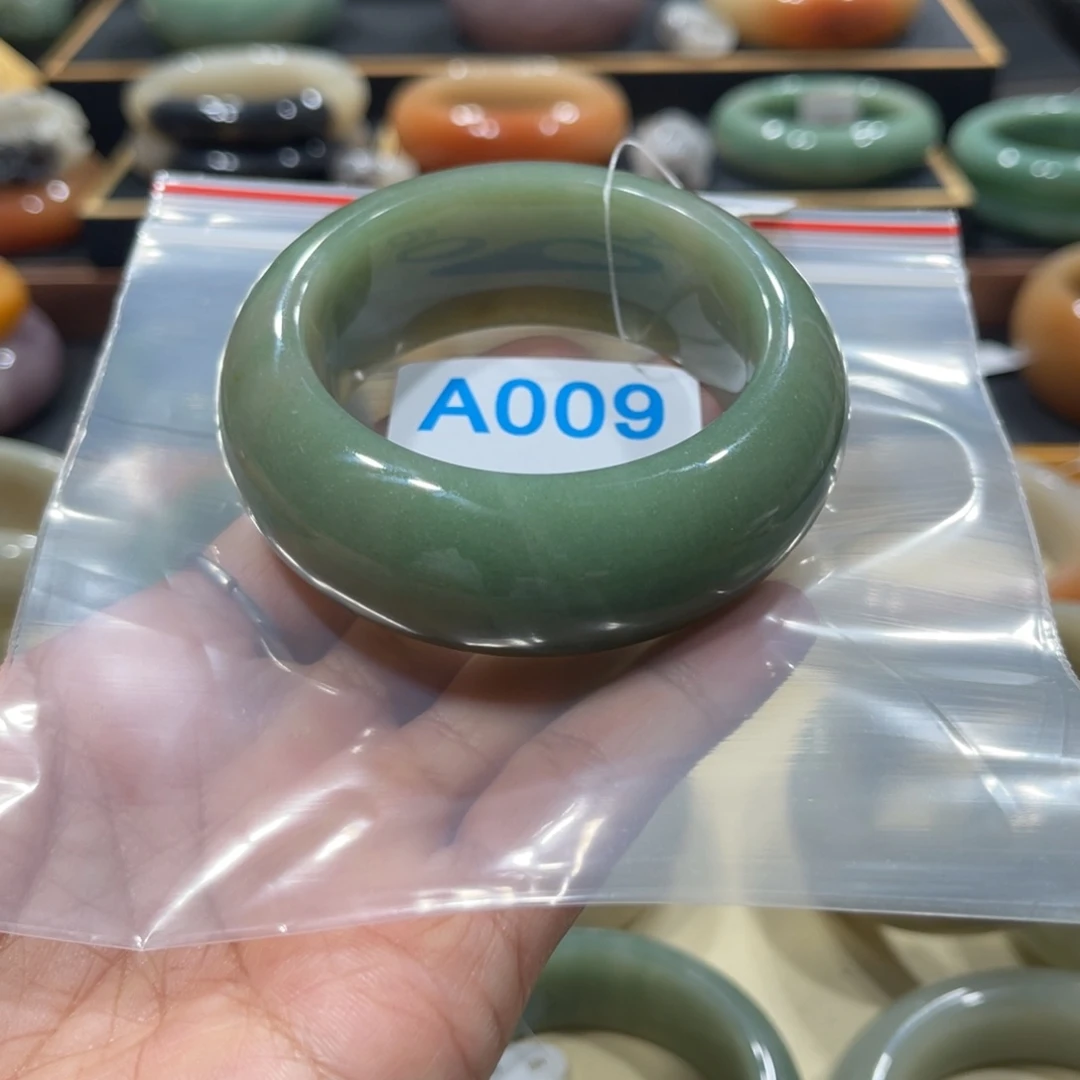 未镶嵌手镯石英岩玉小****手