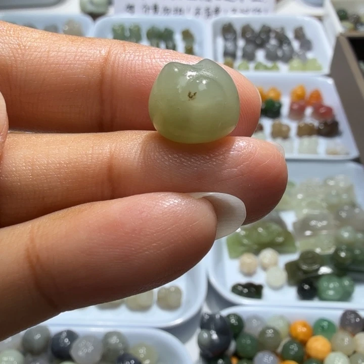 未镶嵌和田玉珠宝半成品