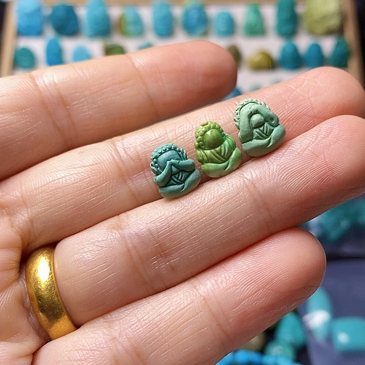 绿松石未镶嵌颈饰