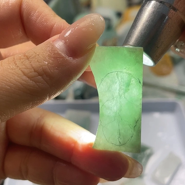 颈饰未镶嵌翡翠1