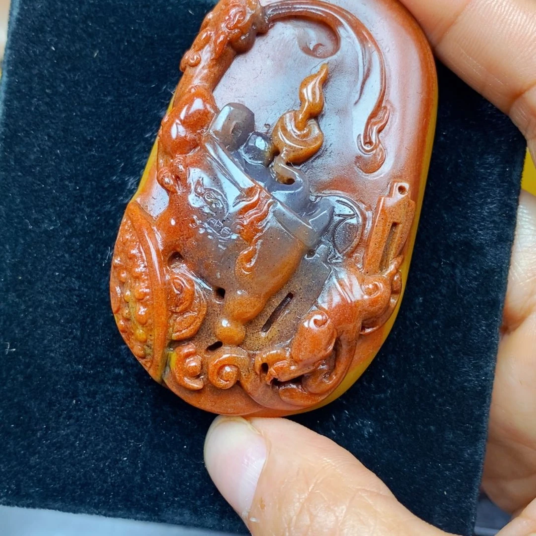 石英质玉（黄龙玉）未镶嵌颈饰
