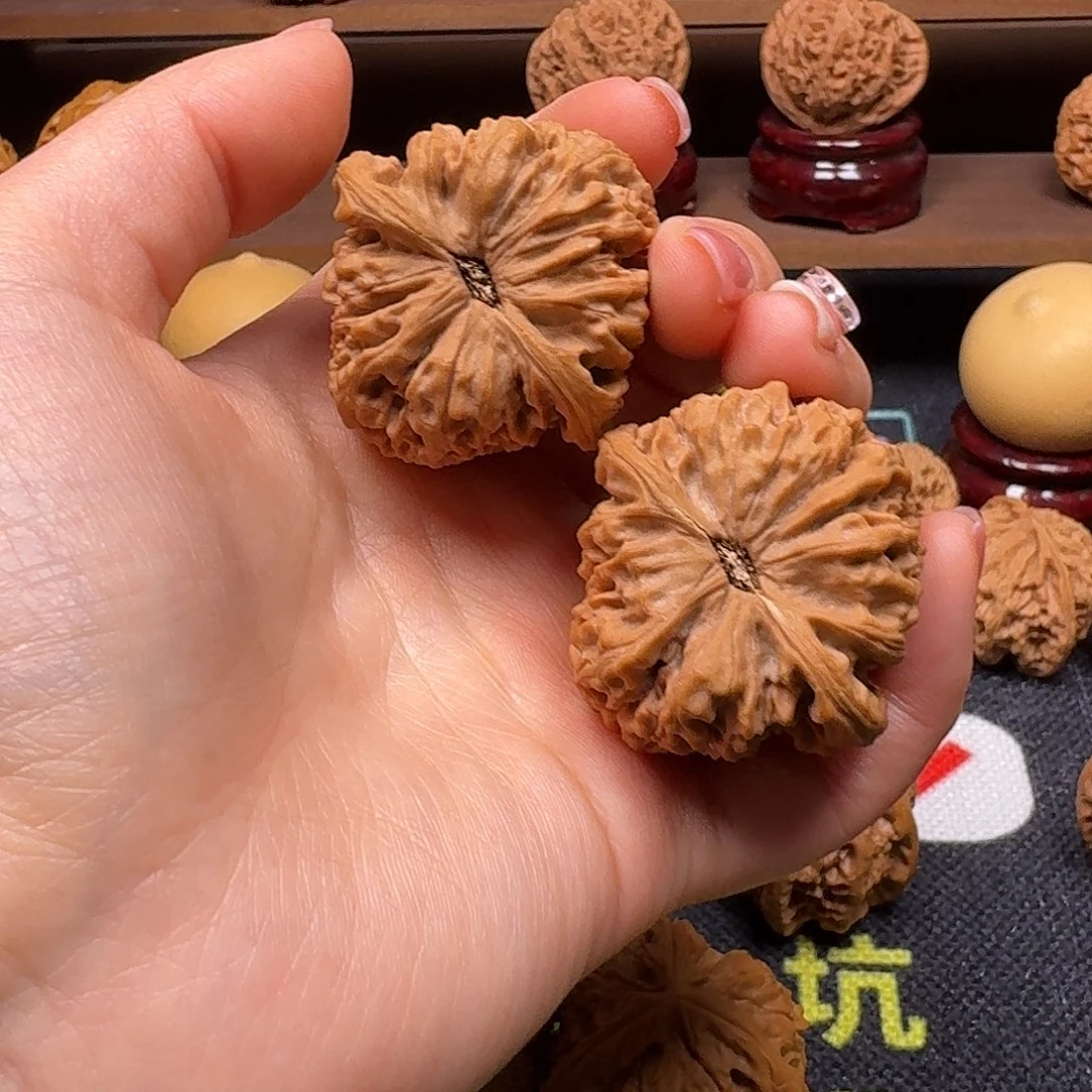 文玩核桃吊坠盖*比41南疆石