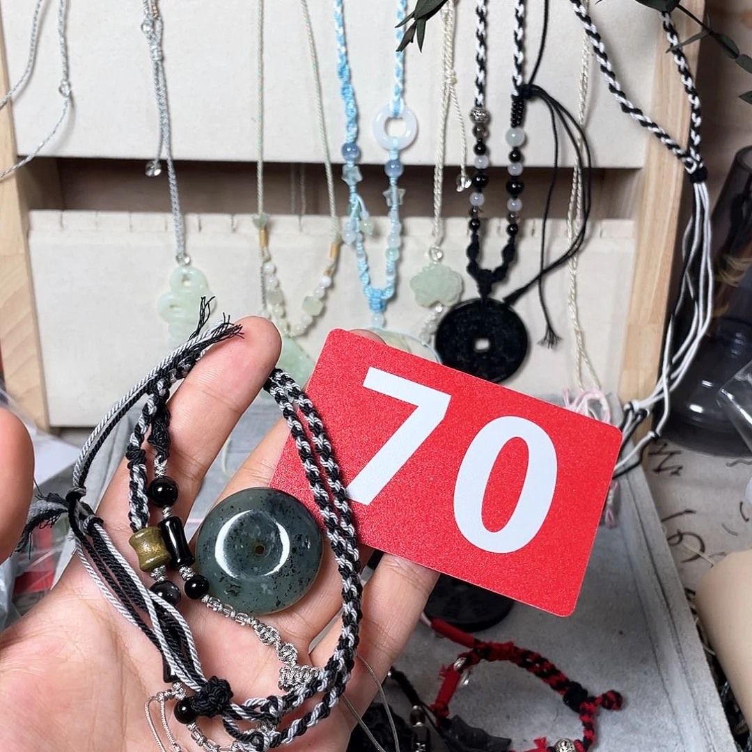 蛇纹石玉颈饰合金不*