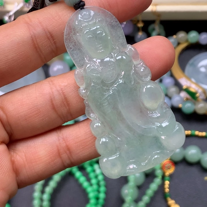 翡翠未镶嵌颈饰站观音