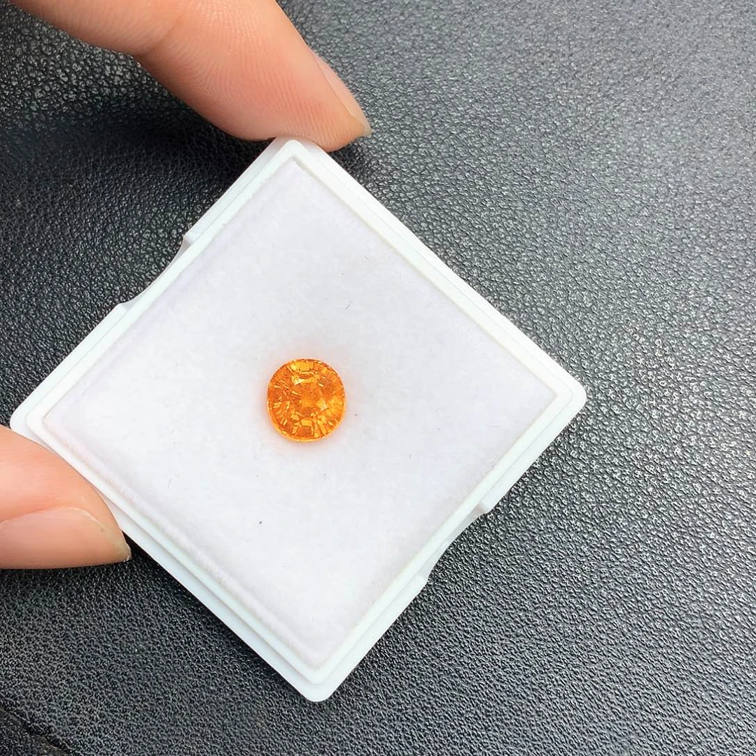 石榴石（芬达石）裸石未镶嵌3.21克拉
