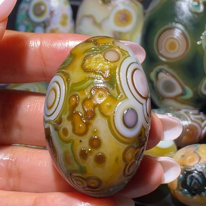 玛瑙/玉髓未镶嵌珠宝奇石28