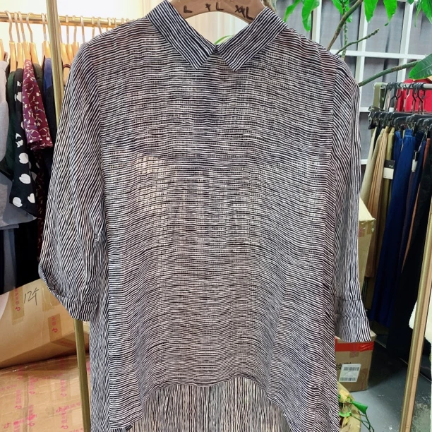 翻领黑白条纹时尚衬衫-果梓3032