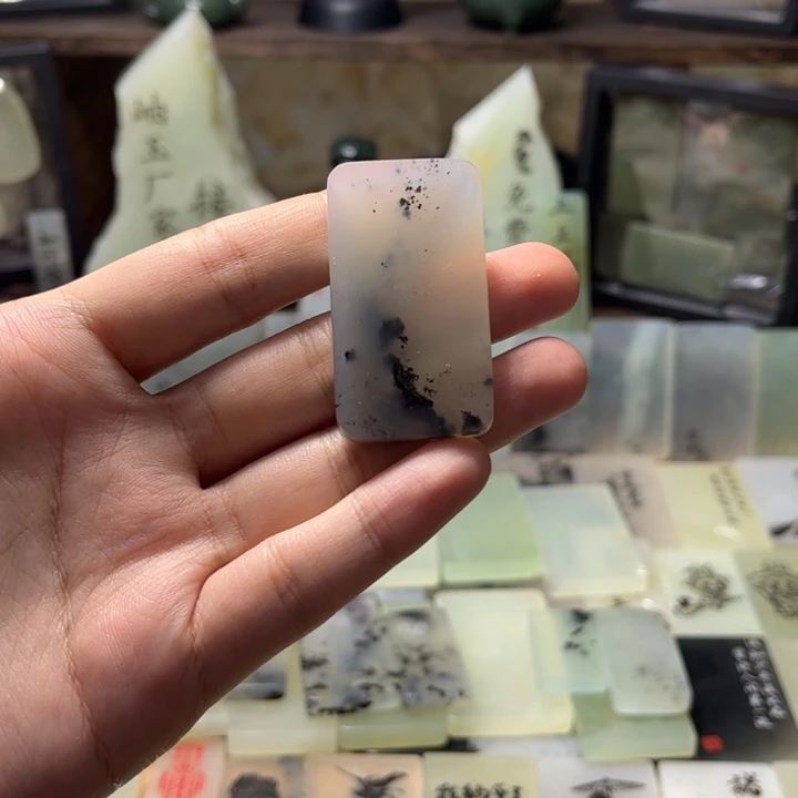 蛇纹石玉合金颈饰