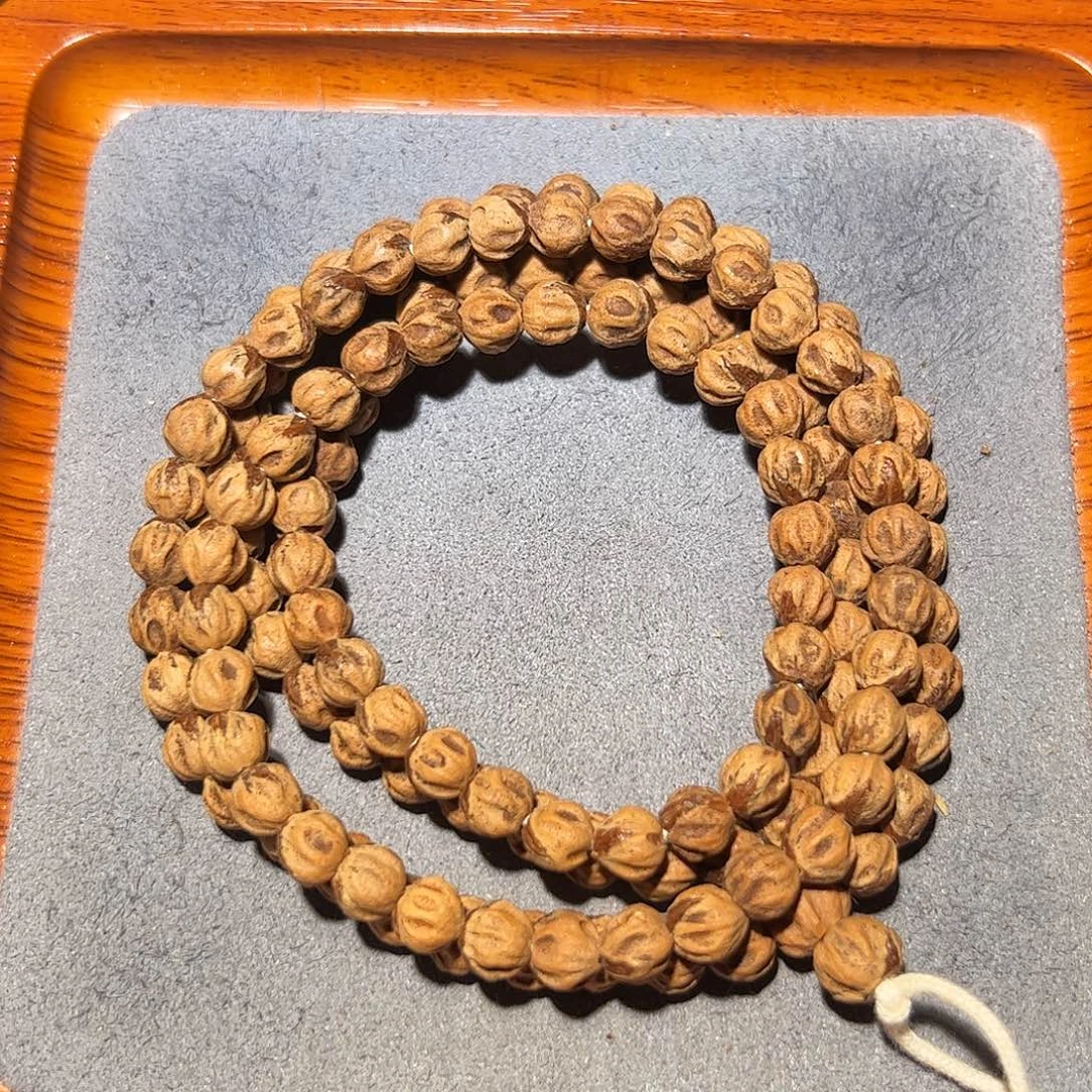 D***m柏香籽/百香籽吊坠红油皮原桩满鬼6.9