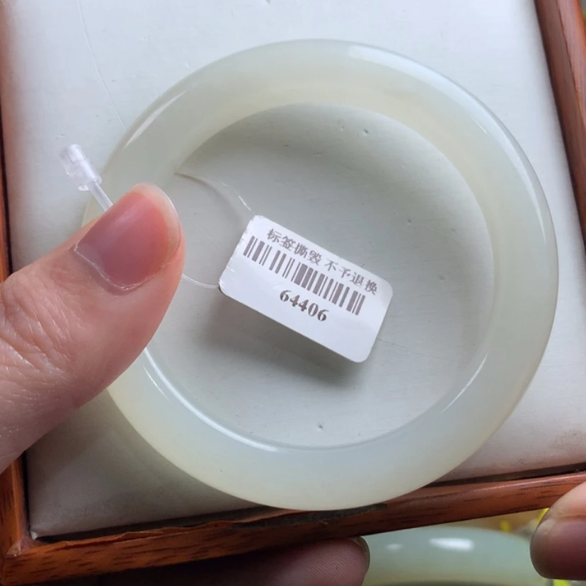 【闪购商品】和田玉手镯未镶嵌52.4