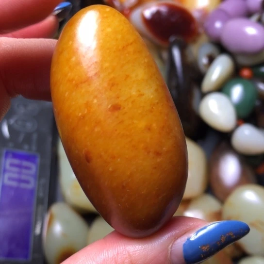 和田玉（翠青玉）未镶嵌珠宝奇石