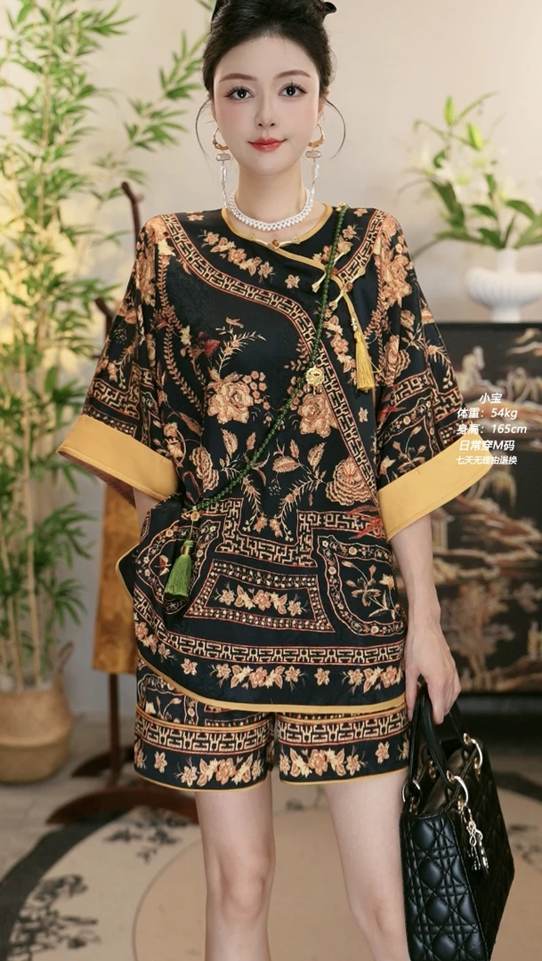 夏维莲2025新款大码显瘦时尚黑鎏金上衣和长短裤(2810+2820）