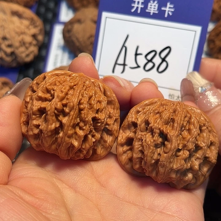 桃核把件40虎头A588
