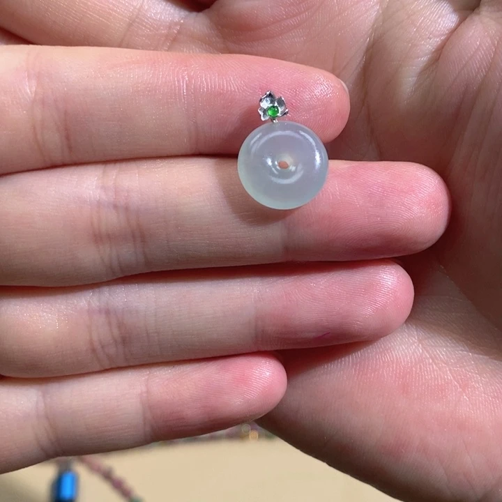 翡翠18K金镶嵌颈饰心***、Y天然