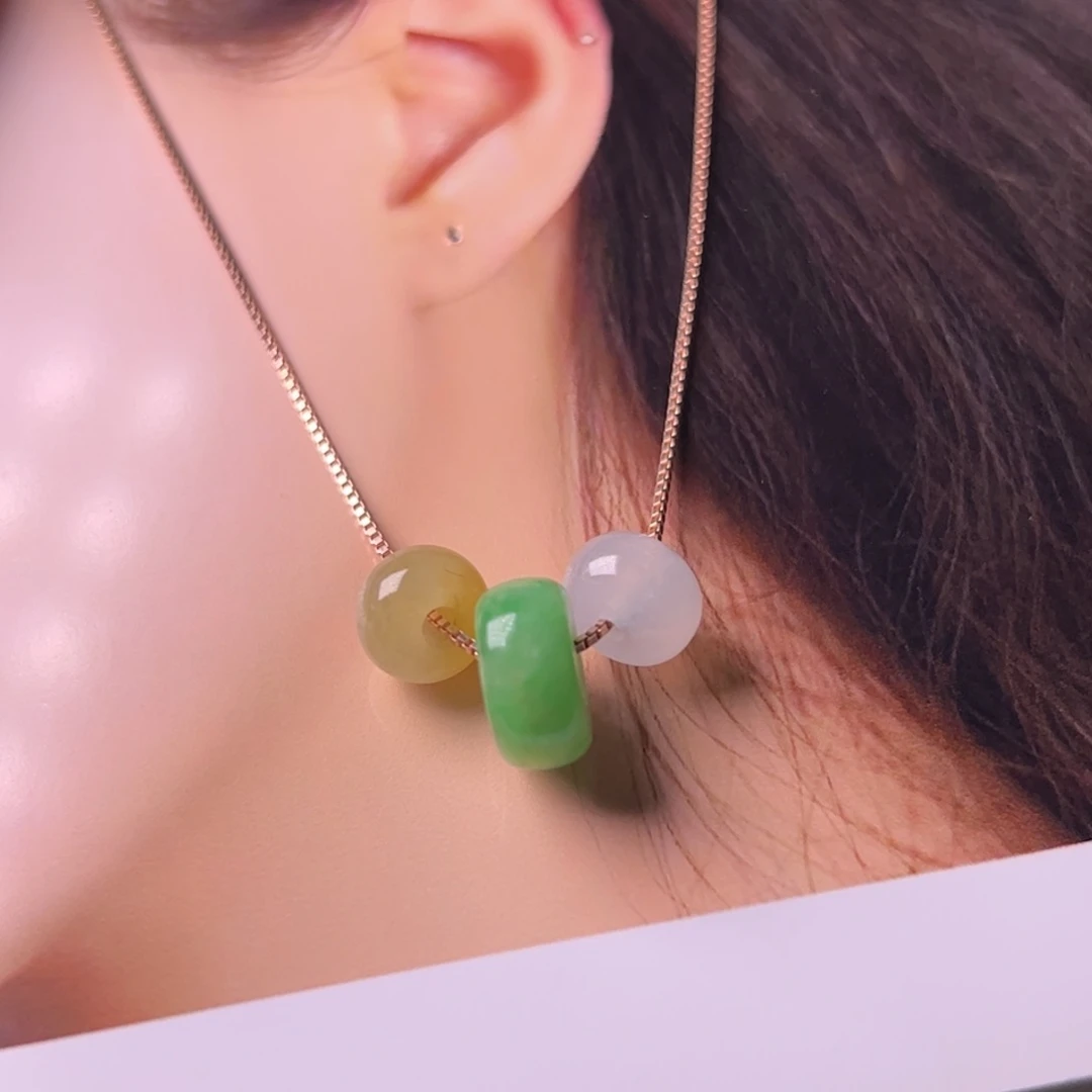 翡翠颈饰未镶嵌路路通