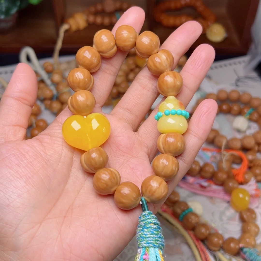 猴头核桃吊坠屁桃手持