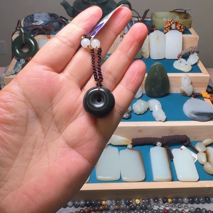 颈饰未镶嵌和田玉