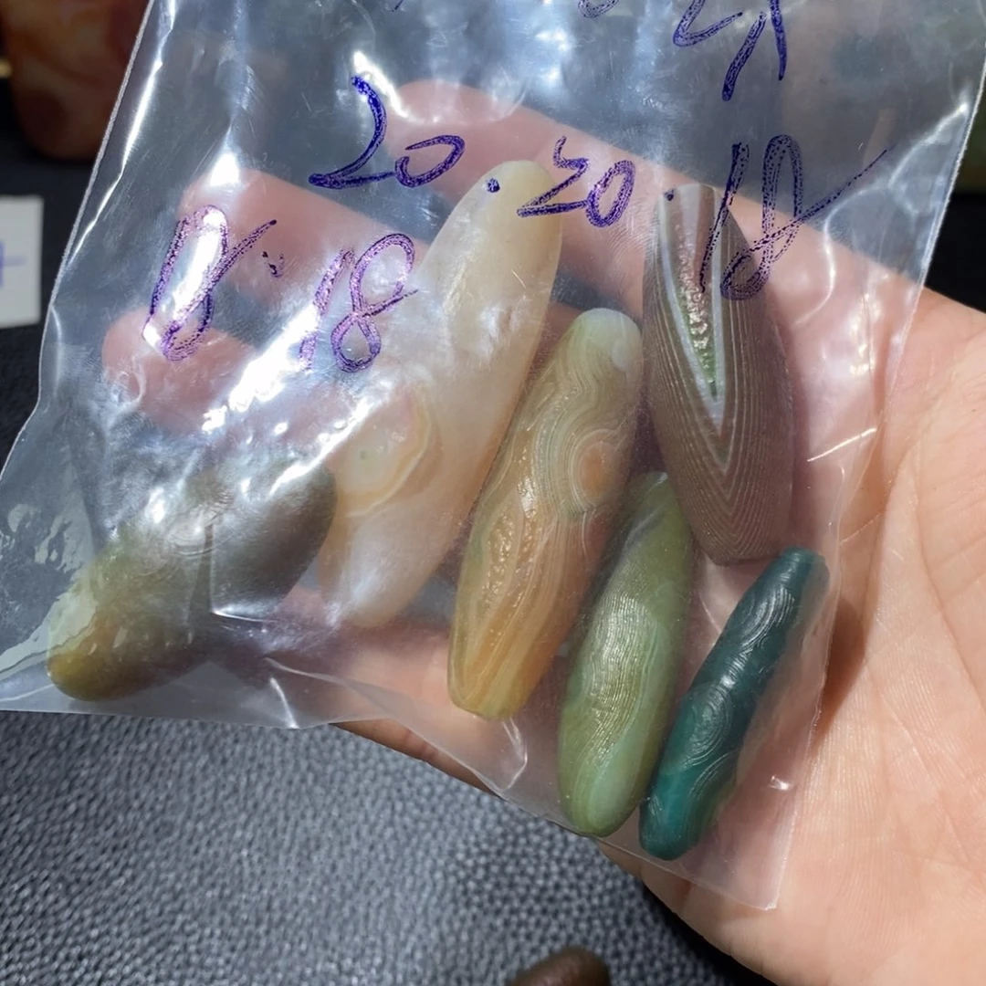 未镶嵌玛瑙/玉髓珠宝奇石小**?