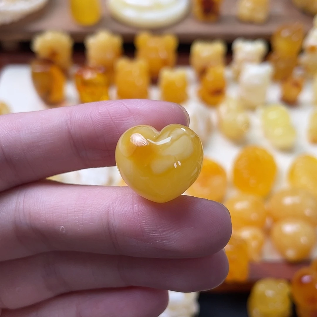 琥珀珠宝奇石未镶嵌