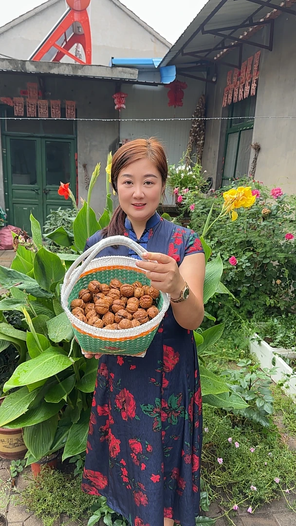 龙汪崖村高山老树鲜核桃人工去皮核桃