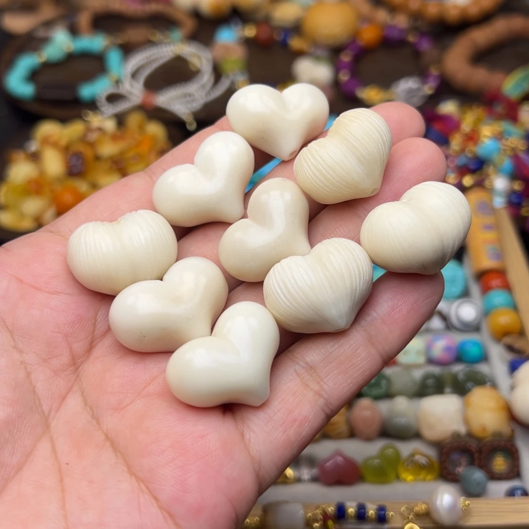 吊坠菩提根/象牙果发一个