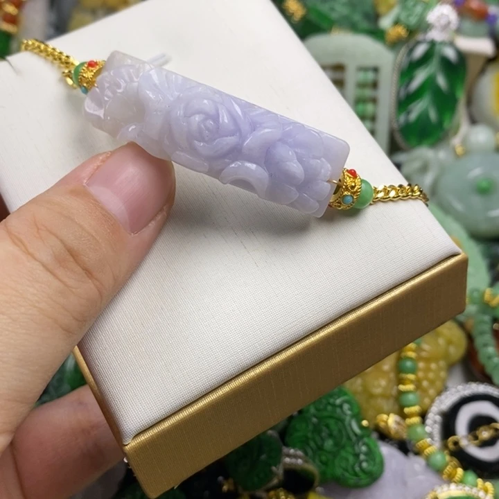 翡翠未镶嵌吊坠(赠链)