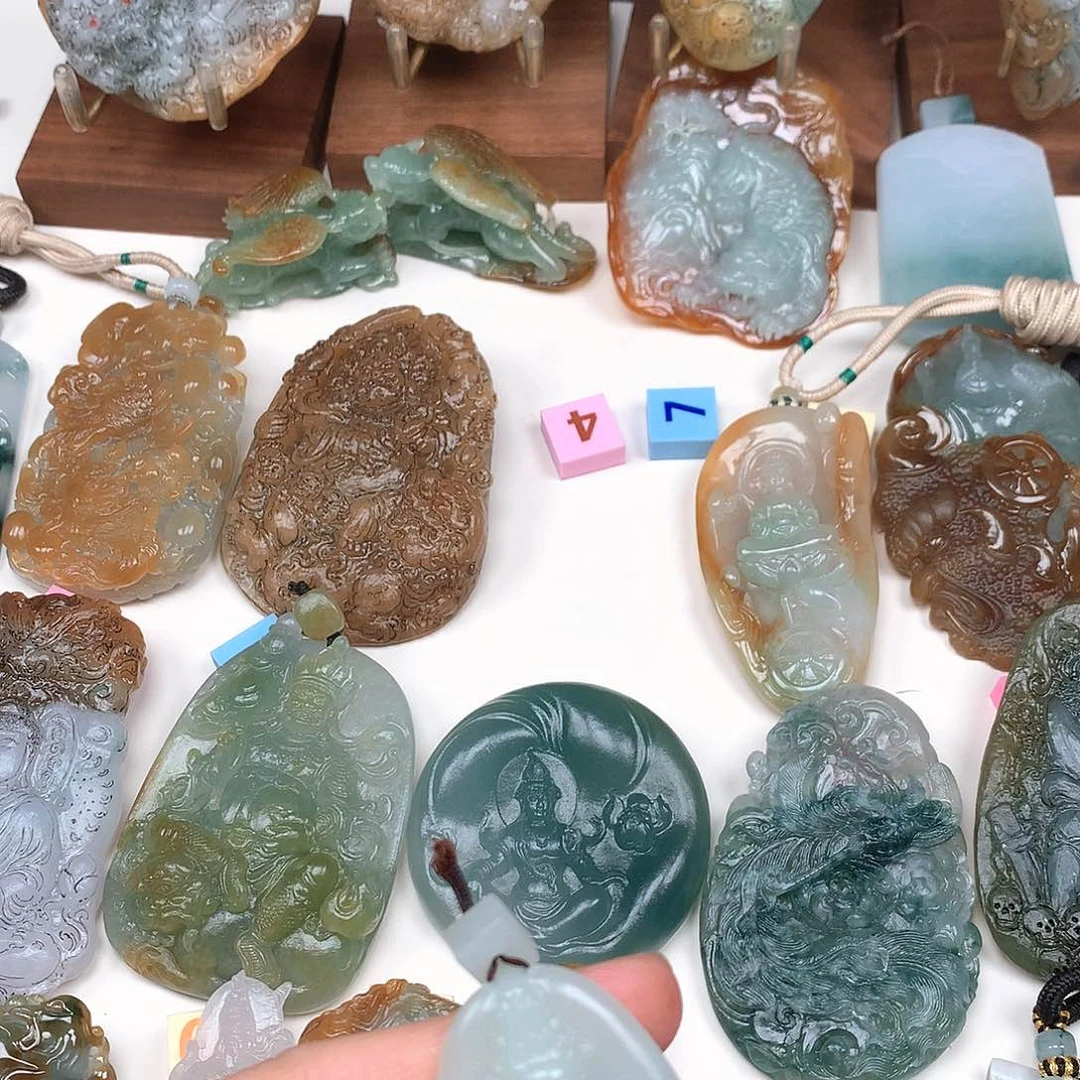 定制翡翠未镶嵌F****y挂件