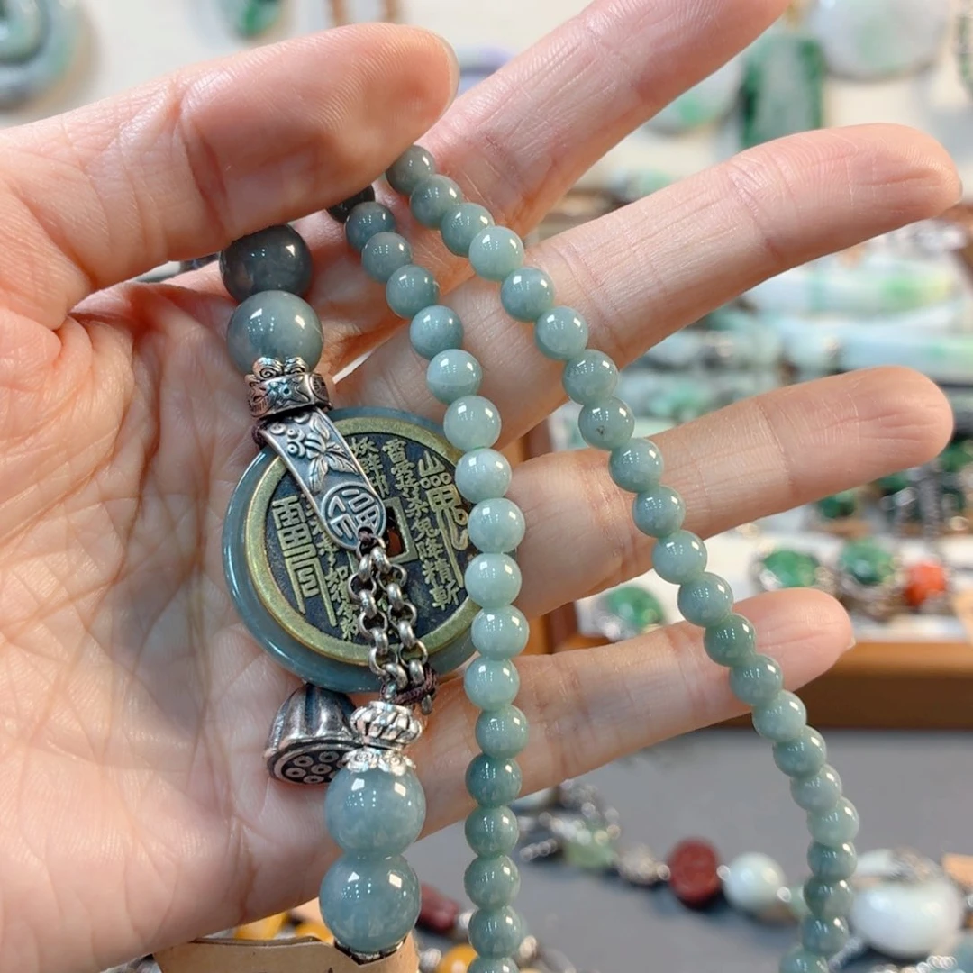 楠***。翡翠未镶嵌颈饰手串