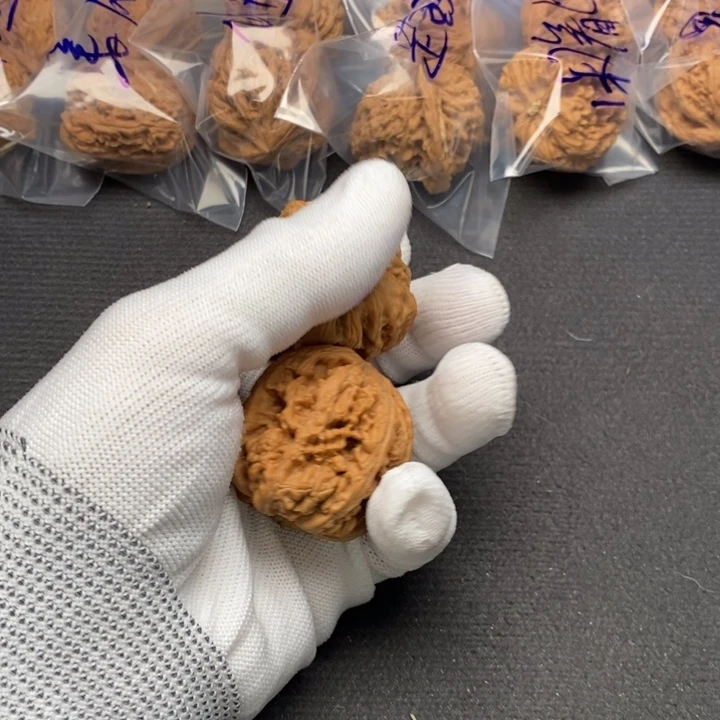 文玩核桃把件杨*-大粗筋