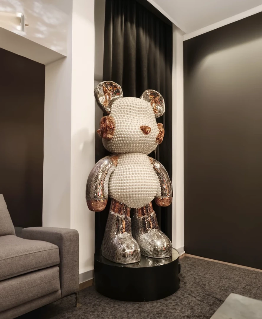 B哥哥小狗妹潮玩摆件智能居家饰品电视柜潮玩轻奢简约展示柜摆件