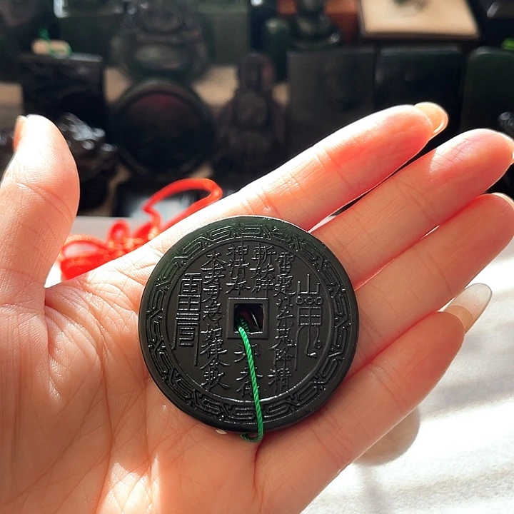 清***花蛇纹石玉未镶嵌颈饰