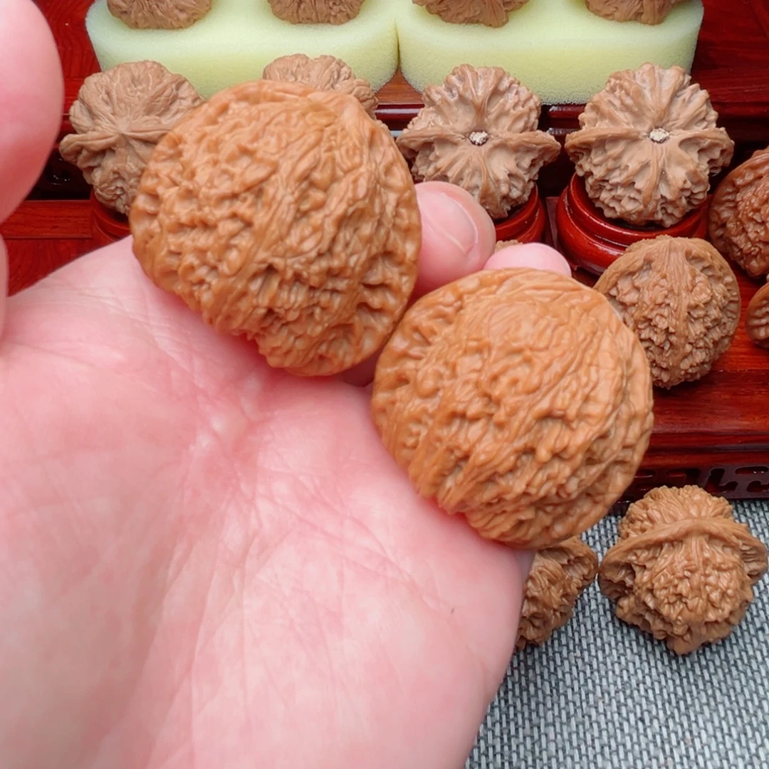 文玩核桃吊坠泥鳅背40.5尺