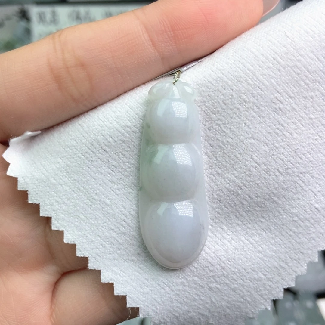 翡翠颈饰未镶嵌福豆