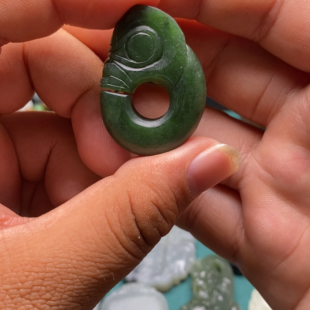 和田玉未镶嵌颈饰临*