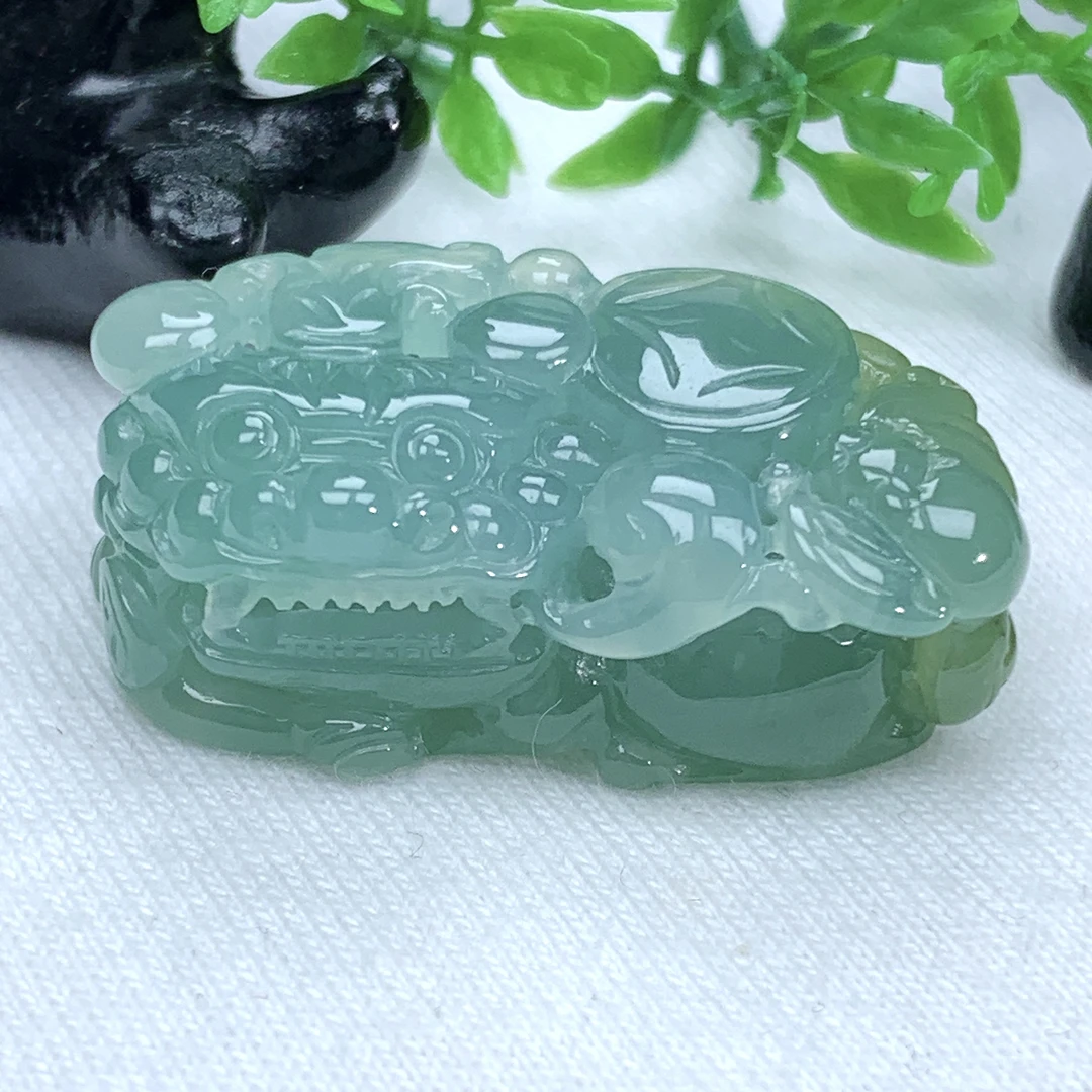 天然缅甸翡翠A货冰润黄加绿金钱霸王貔貅吊坠33.3−18.8−12.6mm