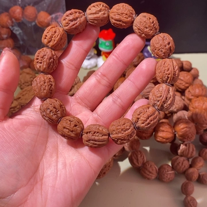 手串文玩核桃……30