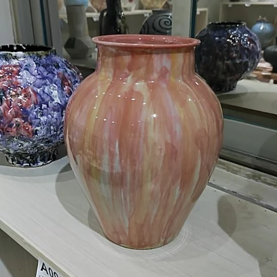 景德镇陶瓷花瓶红黄色