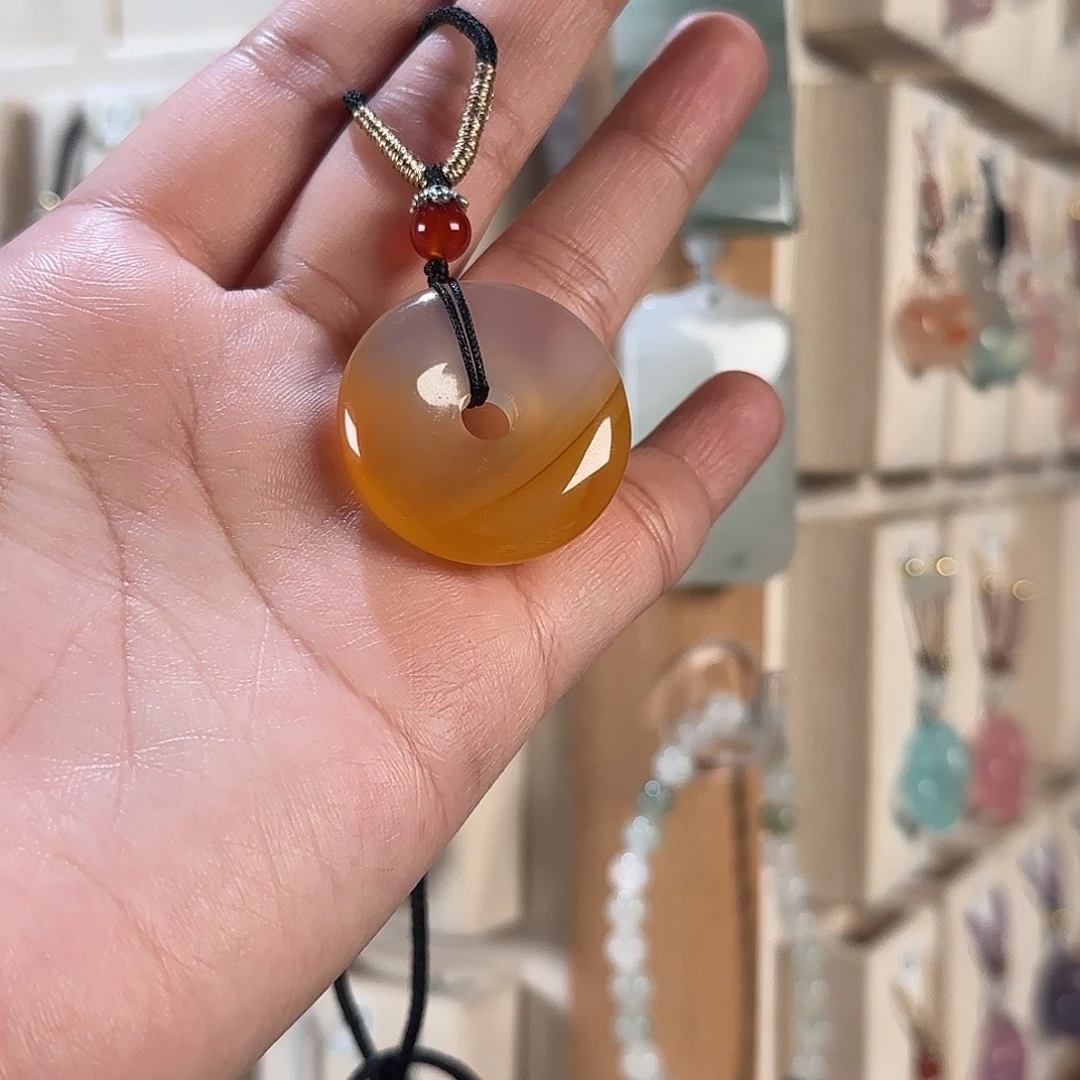 H***Y玛瑙/玉髓未镶嵌颈饰