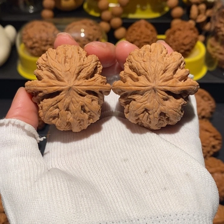 洁***嗑吊坠文玩核桃文玩核桃43尺大粗筋