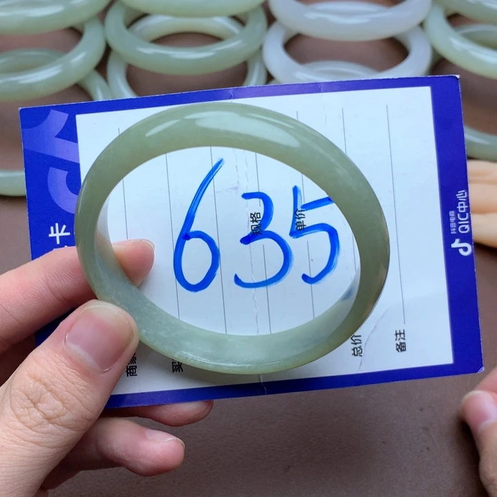 和田玉未镶嵌手镯59