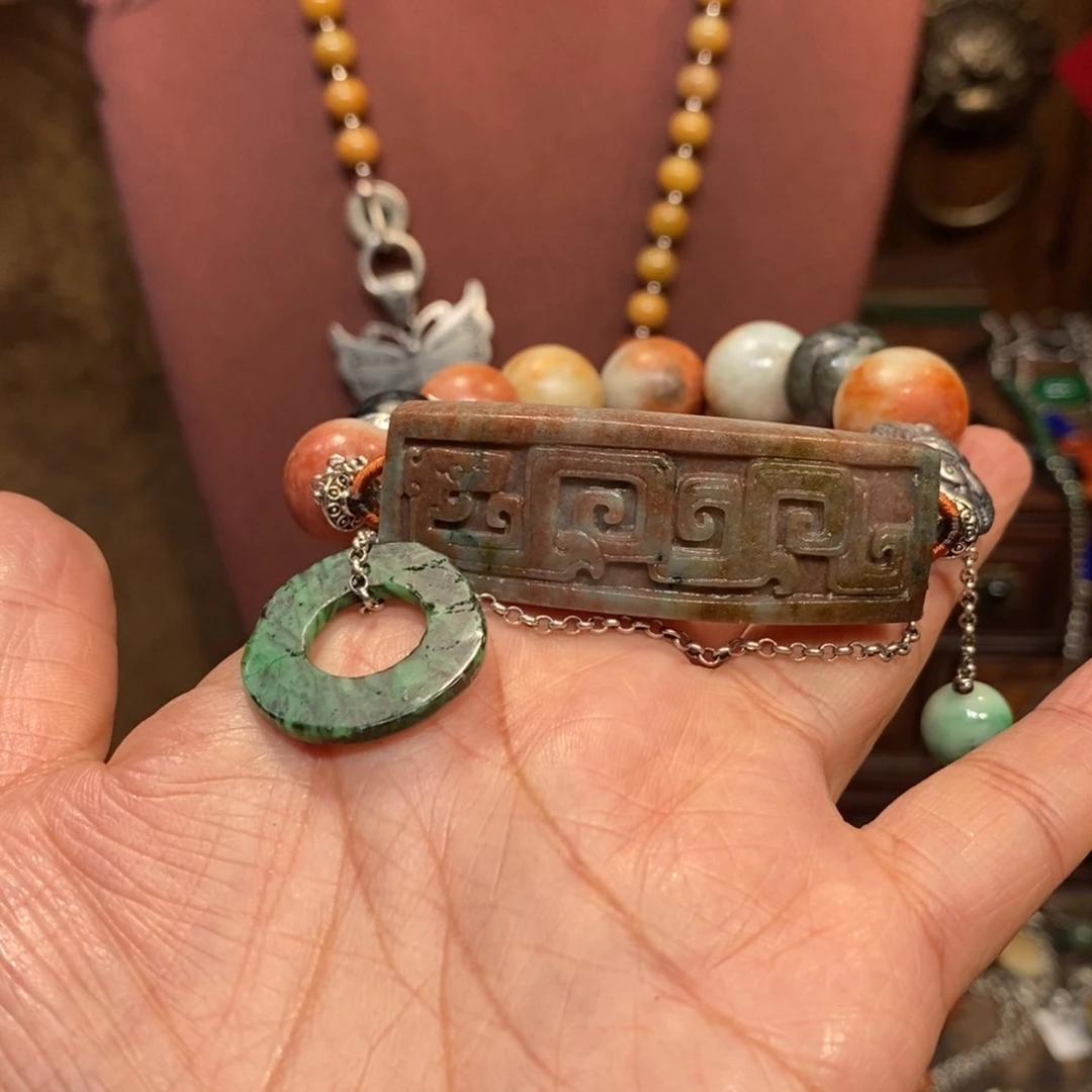 翡翠吊坠(赠链)未镶嵌