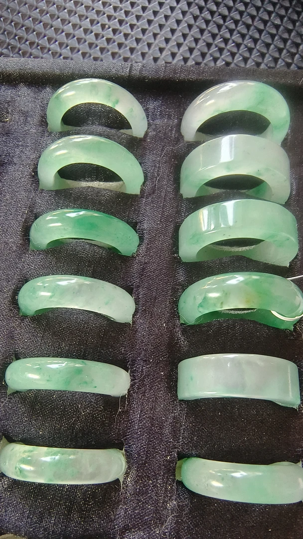 天然高冰飘花高品质独龙玉翠戒圈新中式风格（多样性发货）