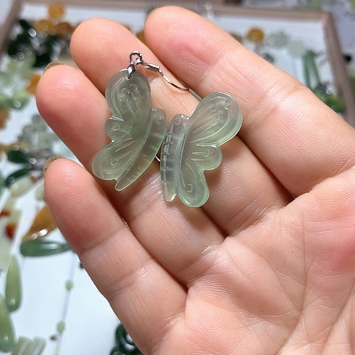 吉***豆蛇纹石玉未镶嵌耳环