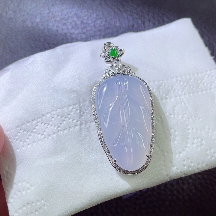 翡翠颈饰18K金镶嵌翡翠